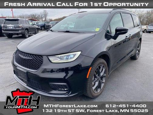 2022 Chrysler Pacifica Touring L