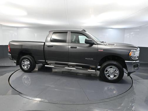 2022 RAM 2500 Tradesman Crew Cab 4x4 6'4' Box