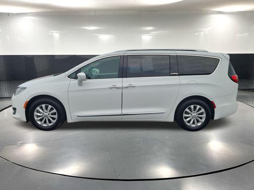 2018 Chrysler Pacifica Touring-L