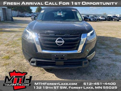 Super Black 2024 Nissan Pathfinder SV FWD