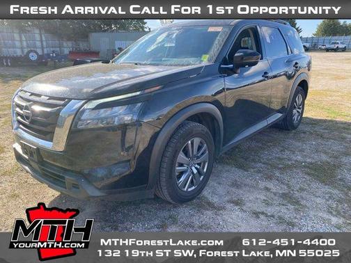 Super Black 2024 Nissan Pathfinder SV FWD