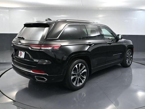 2022 Jeep Grand Cherokee 4xe Overland