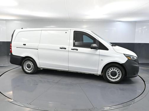 2023 Mercedes-Benz Metris Base