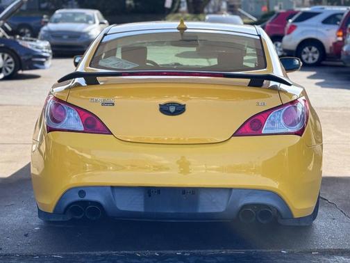 2011 Hyundai Genesis Coupe 3.8 Track
