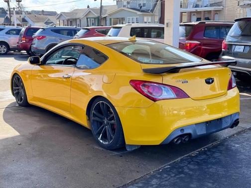 2011 Hyundai Genesis Coupe 3.8 Track