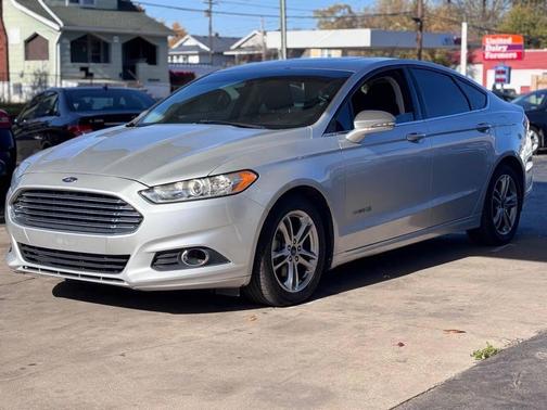 2016 Ford Fusion Hybrid SE