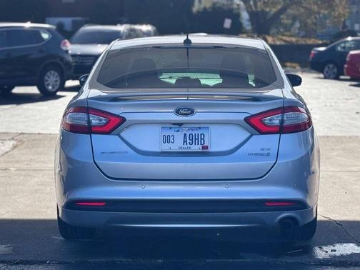 2016 Ford Fusion Hybrid SE