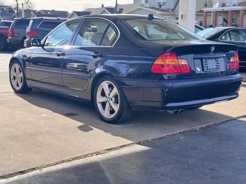 2005 BMW 330 330i 4dr Sedan