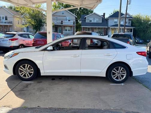 2016 Hyundai SONATA SE