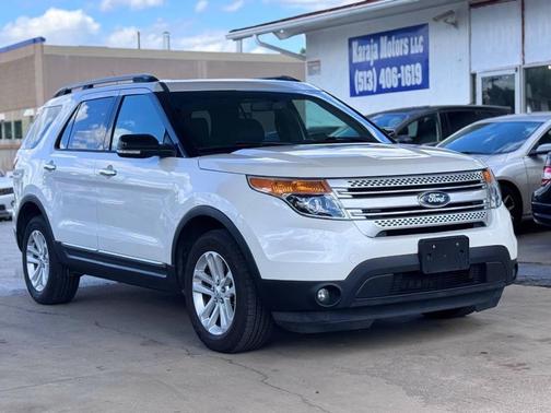 Oxford White 2015 Ford Explorer XLT