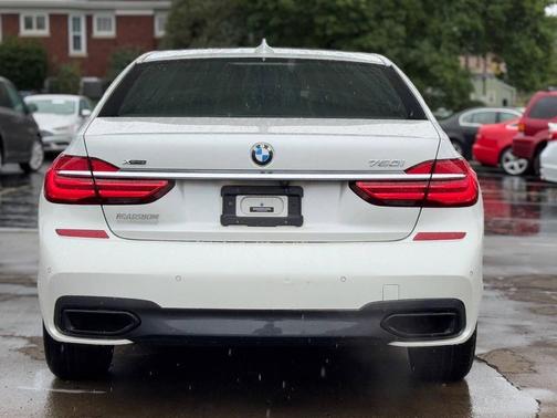 2016 BMW 750 i xDrive