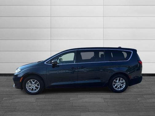 Fathom Blue Pearlcoat 2025 Chrysler Pacifica Select