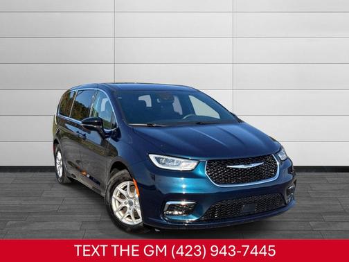 Fathom Blue Pearlcoat 2025 Chrysler Pacifica Select