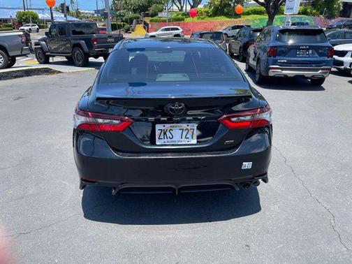 Midnight Black Metallic 2021 Toyota Camry SE