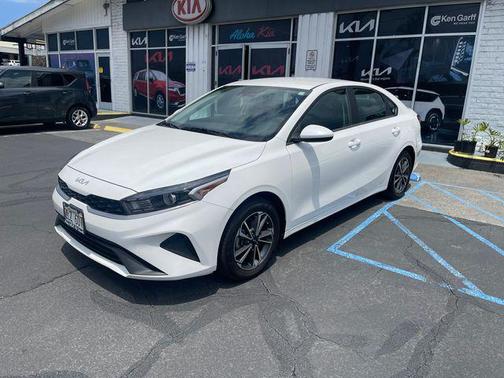 Snow White Pearl 2024 Kia Forte LXS