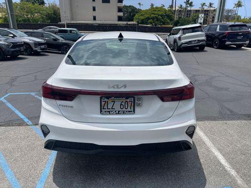 Snow White Pearl 2024 Kia Forte LXS