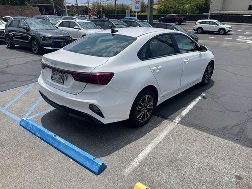 Snow White Pearl 2024 Kia Forte LXS