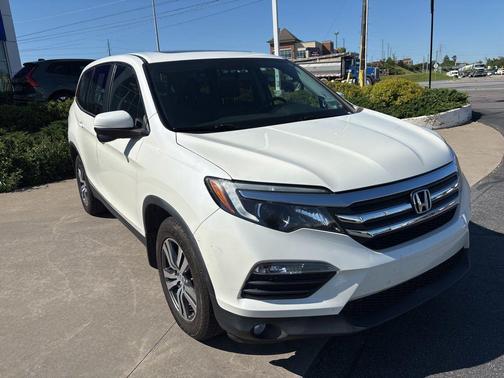 White Diamond Pearl 2017 Honda Pilot EX-L