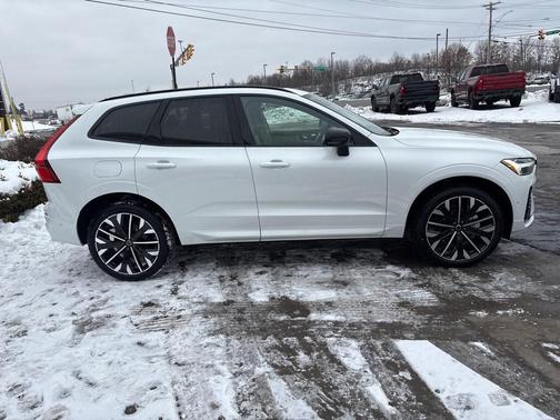 2026 Volvo XC60 B5 Ultra