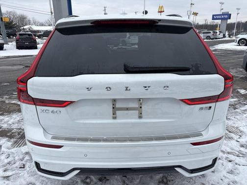 2026 Volvo XC60 B5 Ultra