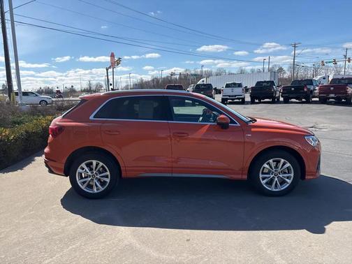 2025 Audi Q3 Premium 45 TFSI S line quattro Tiptronic