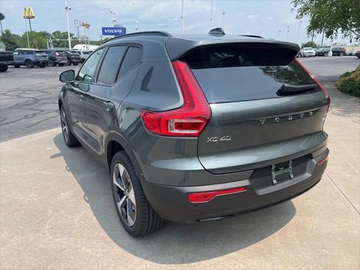 2026 Volvo XC40 B5 Plus
