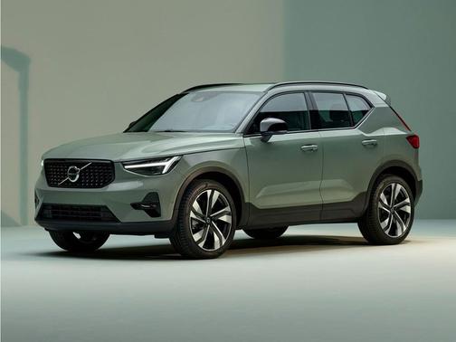 Crystal White Metallic 2024 Volvo XC40 B5 Plus Bright Theme