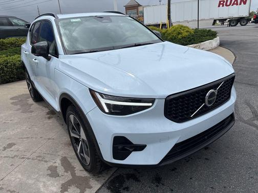 Cloud Blue 2026 Volvo XC40 Plus, B5 AWD Gas (mild hybrid), Dark