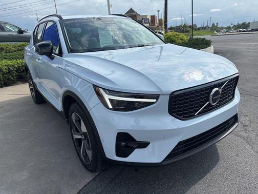 Cloud Blue 2026 Volvo XC40 Plus, B5 AWD Gas (mild hybrid), Dark