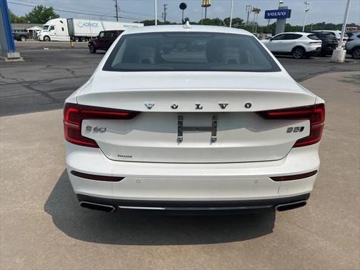 2022 Volvo S60 T5