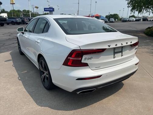 2022 Volvo S60 T5