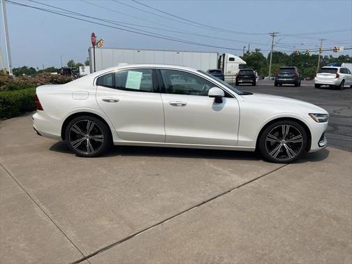 2022 Volvo S60 T5