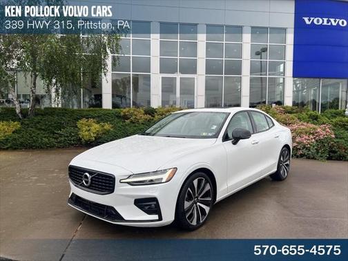 2022 Volvo S60 T5 Momentum