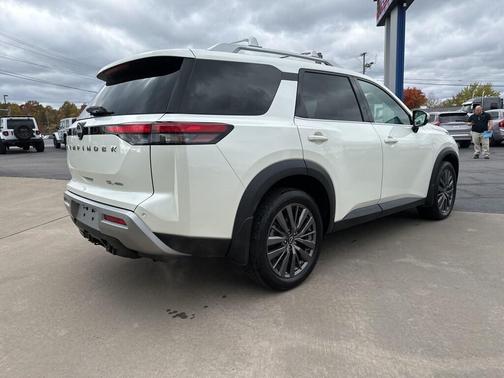 2022 Nissan Pathfinder SL 4WD