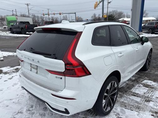 2026 Volvo XC60 B5 Plus