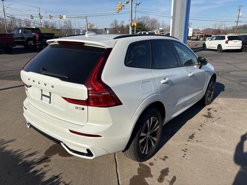 2025 Volvo XC60 B5 Core