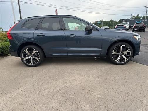 2025 Volvo XC60 Plug-In Hybrid T8 Ultra