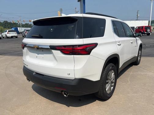 2022 Chevrolet Traverse LT Leather