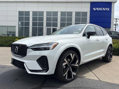 Crystal White Metallic 2026 Volvo XC60 B5 Ultra