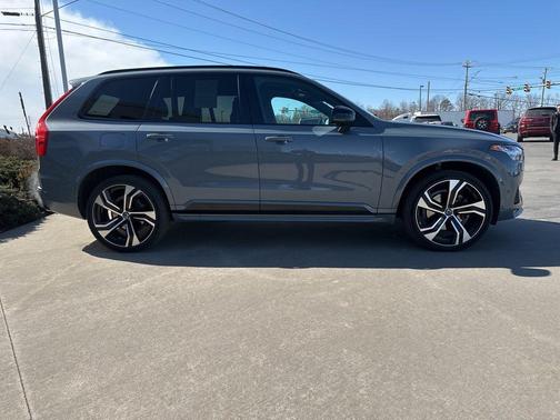 2020 Volvo XC90 T6 R-Design