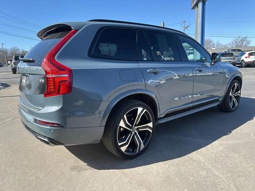 2020 Volvo XC90 T6 R-Design