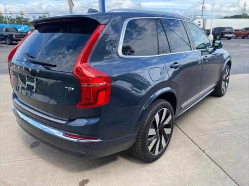 2025 Volvo XC90 Plug-In Hybrid Plus