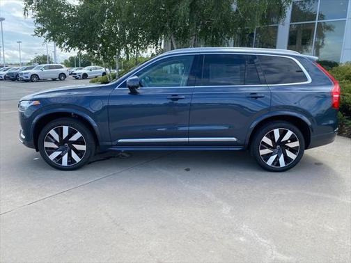 2025 Volvo XC90 Plug-In Hybrid Plus