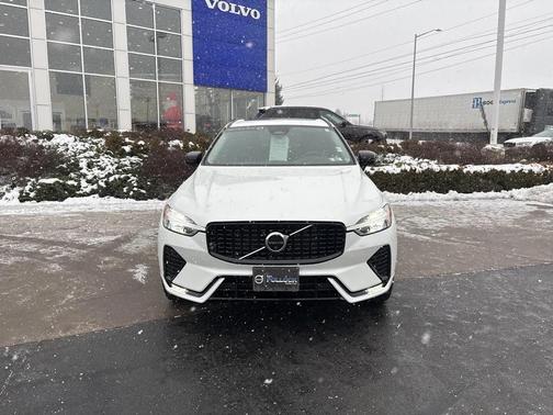 2025 Volvo XC60 B5 Plus