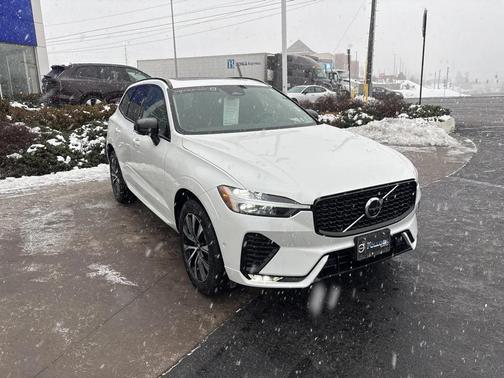 2025 Volvo XC60 B5 Plus