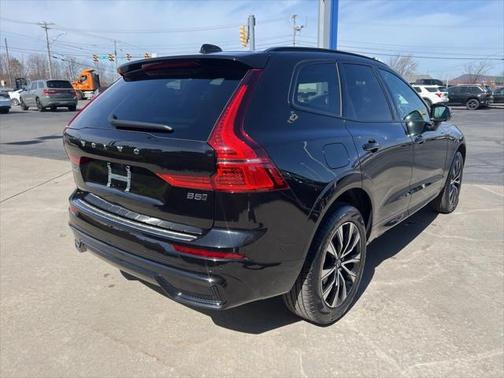 2025 Volvo XC60 B5 Core