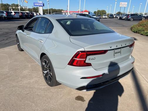 2025 Volvo S60 B5 Core