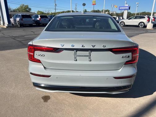 2025 Volvo S60 B5 Core