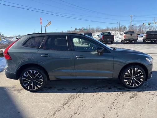 2026 Volvo XC60 B5 Ultra