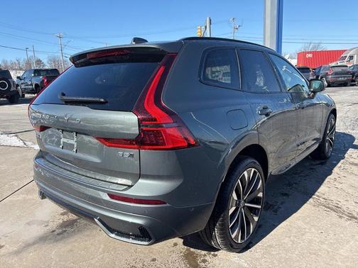 2026 Volvo XC60 B5 Ultra